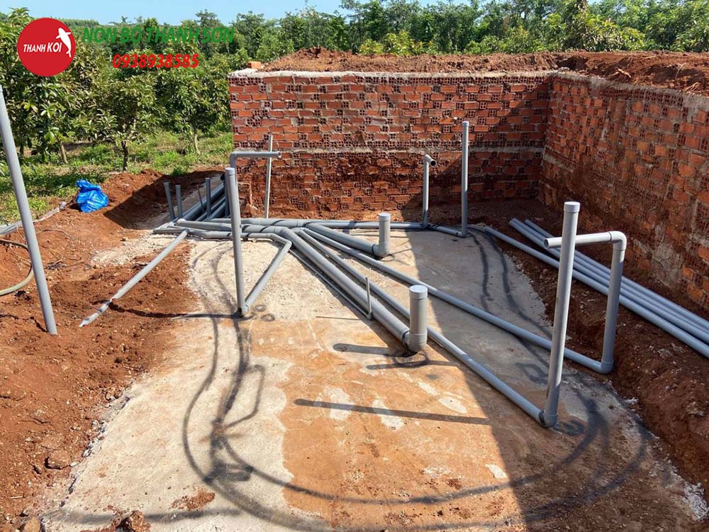 các đường ống hút mặt và hút đáy