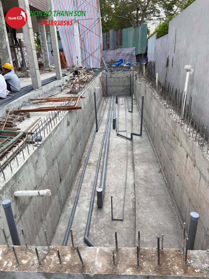 CÁC ỐNG THÔNG NGĂN LỚN ĐẢM BẢO NƯỚC VỀ BƠM KHÔNG BỊ HỤT